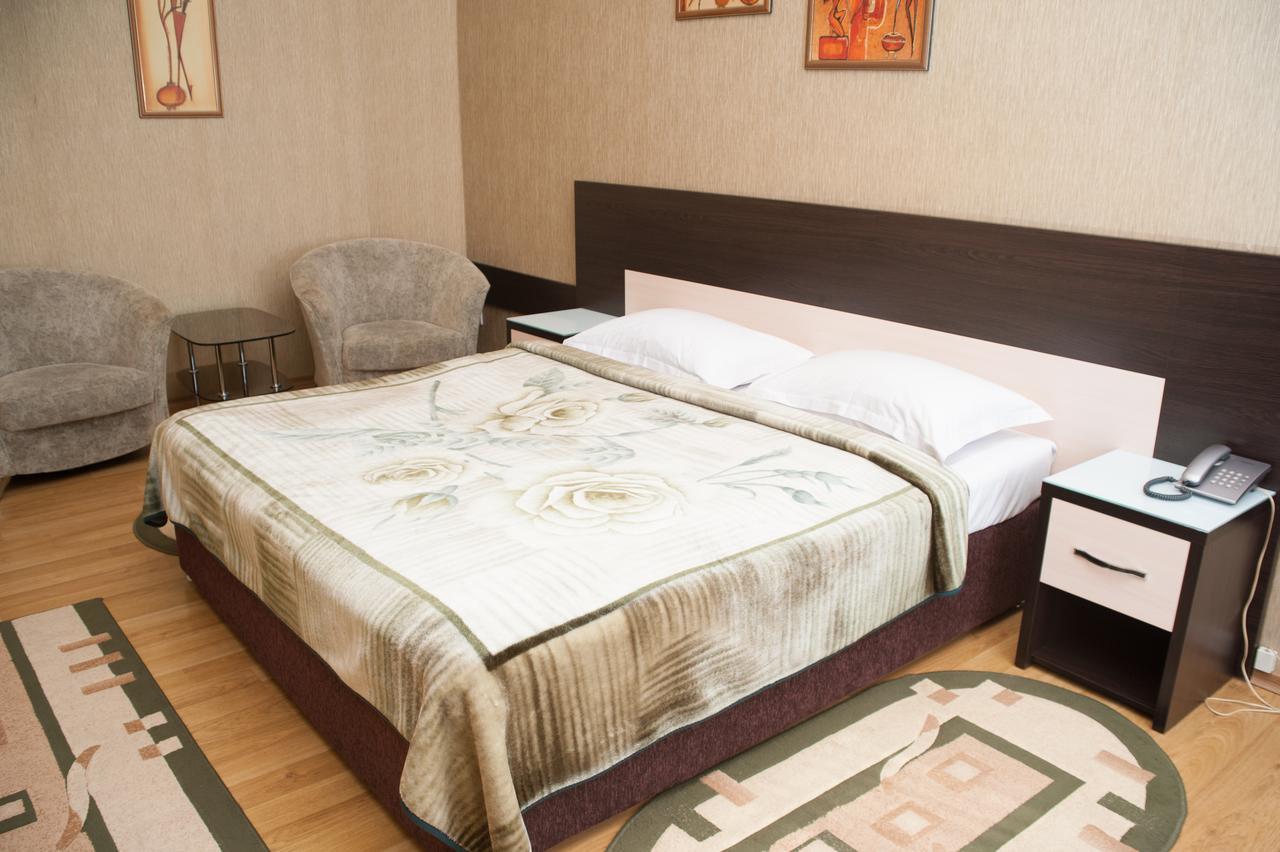 Bilyj Rojal Hotell Zaporizhia Exteriör bild